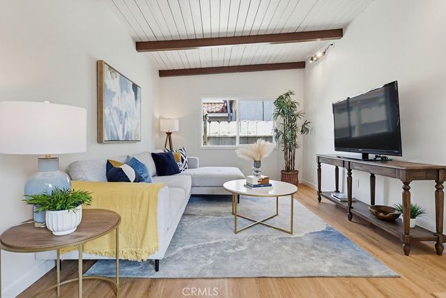 2525 Fashion Avenue, Long Beach, CA 90810