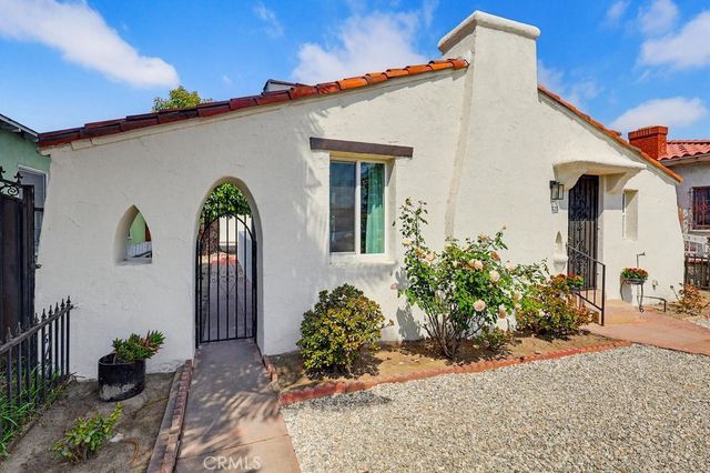 2525 Fashion Avenue, Long Beach, CA 90810