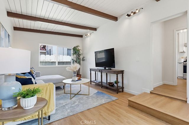 2525 Fashion Avenue, Long Beach, CA 90810