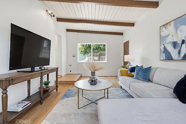 2525 Fashion Avenue, Long Beach, CA 90810