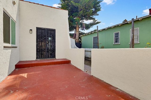 2525 Fashion Avenue, Long Beach, CA 90810