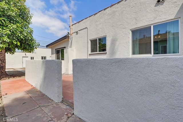 2525 Fashion Avenue, Long Beach, CA 90810