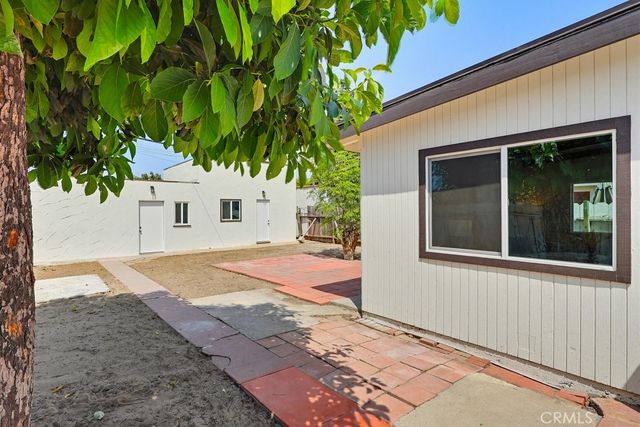 2525 Fashion Avenue, Long Beach, CA 90810