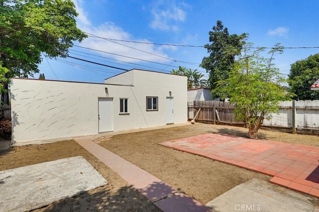 2525 Fashion Avenue, Long Beach, CA 90810