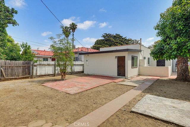 2525 Fashion Avenue, Long Beach, CA 90810