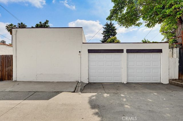 2525 Fashion Avenue, Long Beach, CA 90810