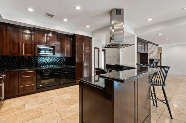 10007 Cedar Creek Drive, Houston, TX 77042