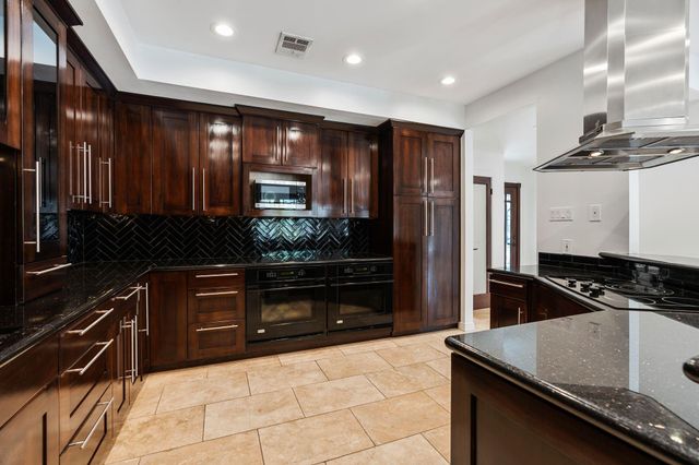 10007 Cedar Creek Drive, Houston, TX 77042
