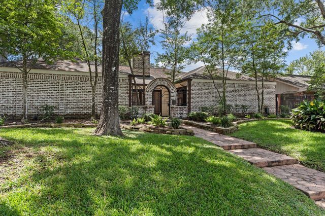 10007 Cedar Creek Drive, Houston, TX 77042