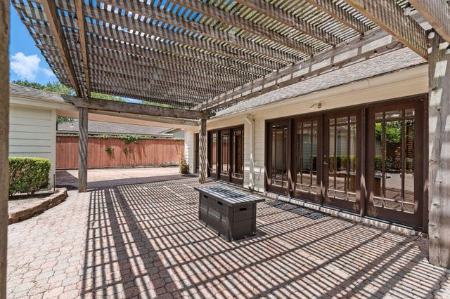 10007 Cedar Creek Drive, Houston, TX 77042