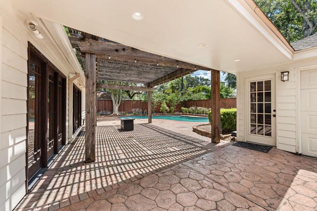 10007 Cedar Creek Drive, Houston, TX 77042