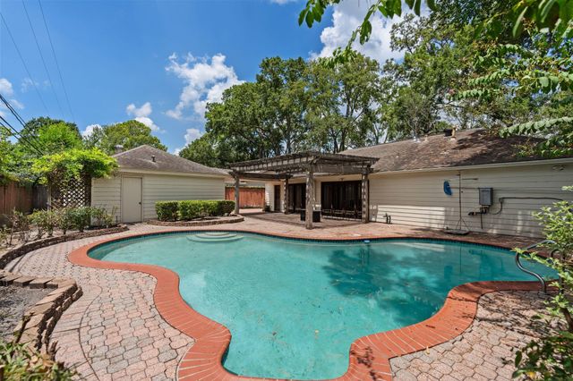 10007 Cedar Creek Drive, Houston, TX 77042