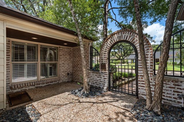 10007 Cedar Creek Drive, Houston, TX 77042
