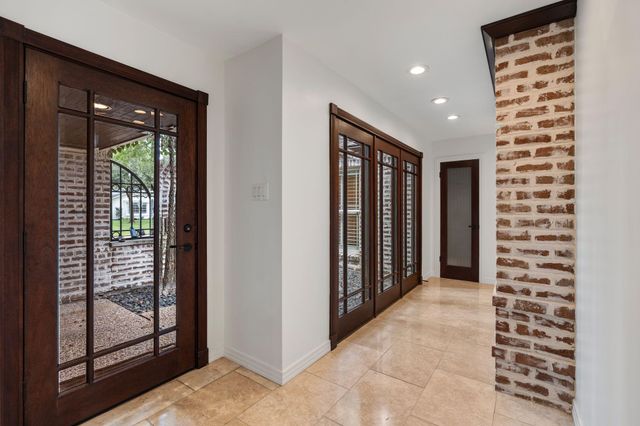 10007 Cedar Creek Drive, Houston, TX 77042