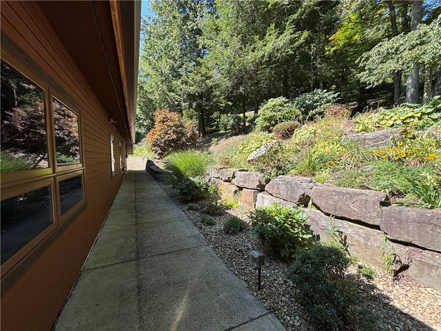 2488 County Line Road, Saltlick Twp, PA 15622