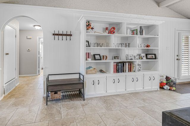 5525 75th Street, Lubbock, TX 79424