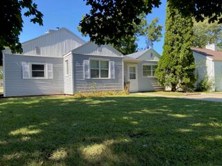 122 E 21st Street, Cedar Falls, IA 50613