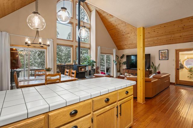 7685 Kingswood Dr, Tahoe Vista, CA 96148