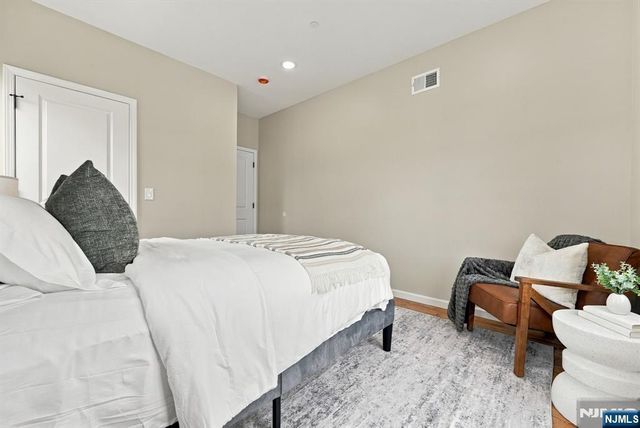506 Davis Avenue, Harrison, NJ 07029