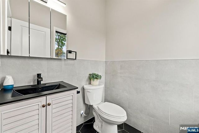 506 Davis Avenue, Harrison, NJ 07029