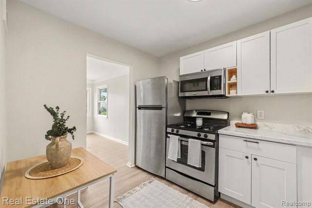 21323 La Salle Boulevard, Warren, MI 48089