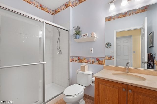 20 Ascot Dr, White Twp., NJ 07823