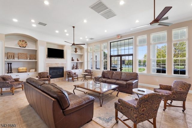 20 Ascot Dr, White Twp., NJ 07823