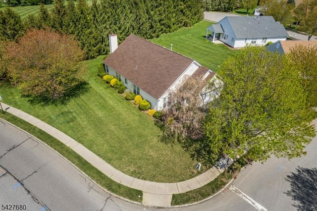 20 Ascot Dr, White Twp., NJ 07823