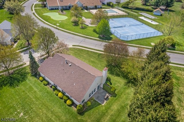 20 Ascot Dr, White Twp., NJ 07823