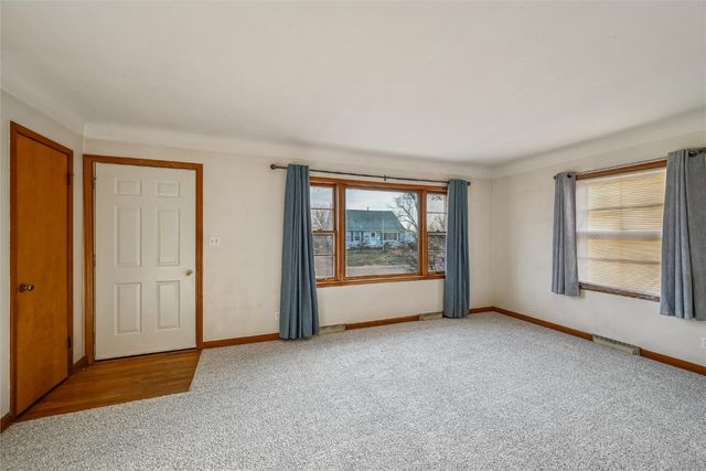 2324 Deborah Drive SW, Cedar Rapids, IA 52404