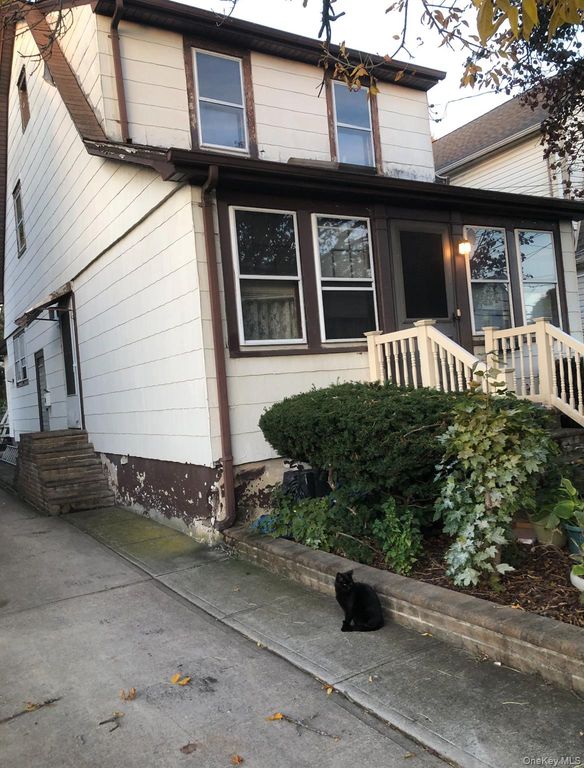 119 Pilgrim Place, Valley Stream, NY 11580