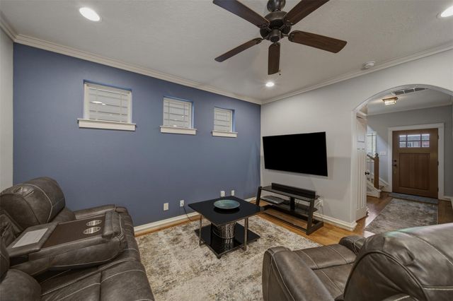 5832 Darling Street 3, Houston, TX 77007