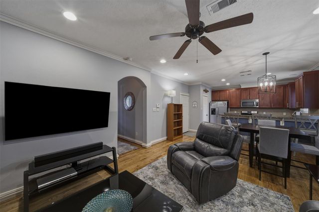 5832 Darling Street 3, Houston, TX 77007