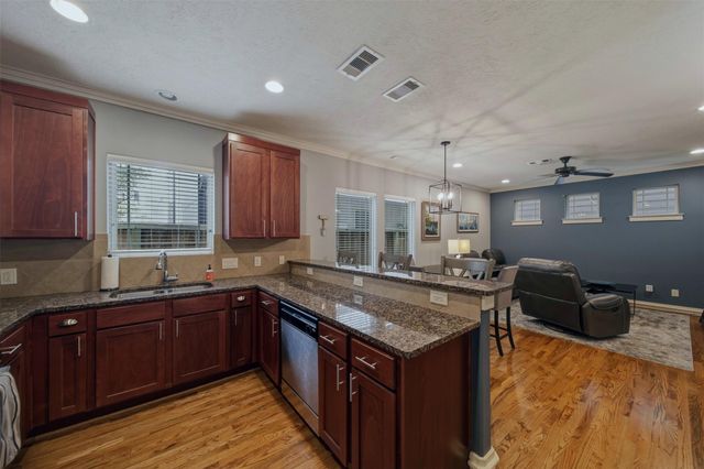 5832 Darling Street 3, Houston, TX 77007