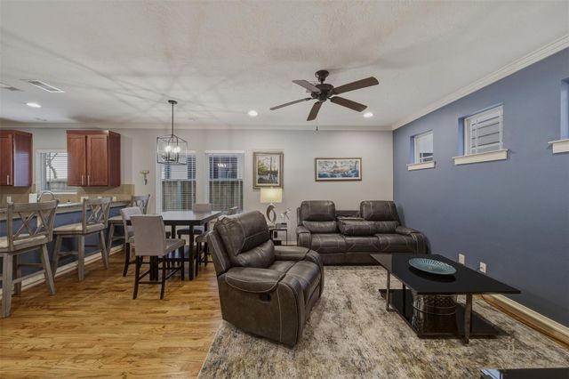 5832 Darling Street 3, Houston, TX 77007