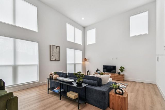 3840 POMPANO DRIVE SE, St Petersburg, FL 33705