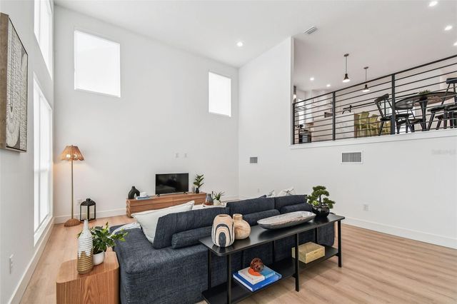 3840 POMPANO DRIVE SE, St Petersburg, FL 33705