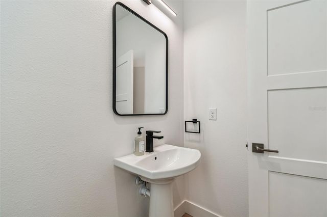 3840 POMPANO DRIVE SE, St Petersburg, FL 33705