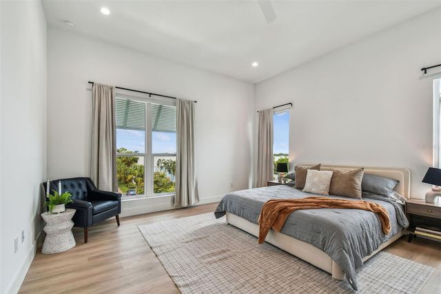 3840 POMPANO DRIVE SE, St Petersburg, FL 33705