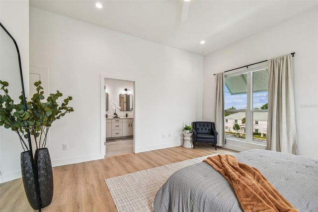 3840 POMPANO DRIVE SE, St Petersburg, FL 33705