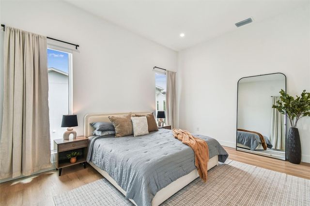 3840 POMPANO DRIVE SE, St Petersburg, FL 33705