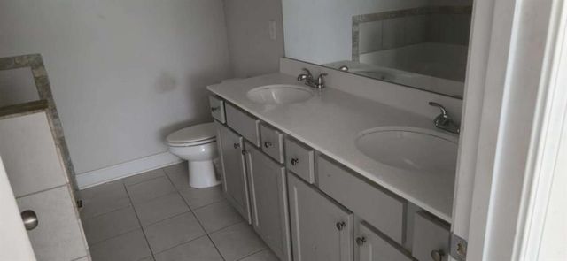 10172 Benton Woods Dr, Covington, GA 30014
