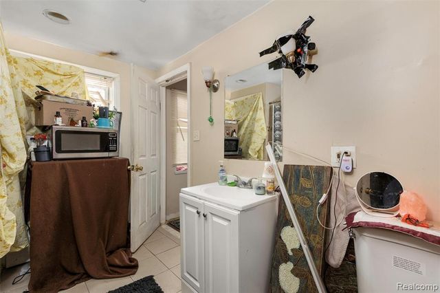 8319 Marlowe Street, Detroit, MI 48228