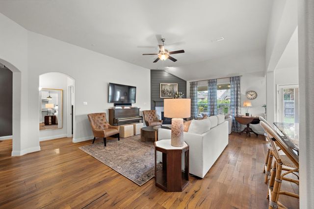 4738 Trickle Creek Court, Fulshear, TX 77441