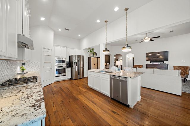 4738 Trickle Creek Court, Fulshear, TX 77441