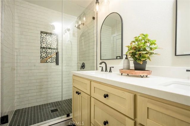 12126 Ainsworth St, Los Angeles, CA 90044