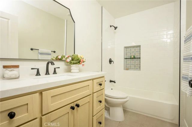 12126 Ainsworth St, Los Angeles, CA 90044