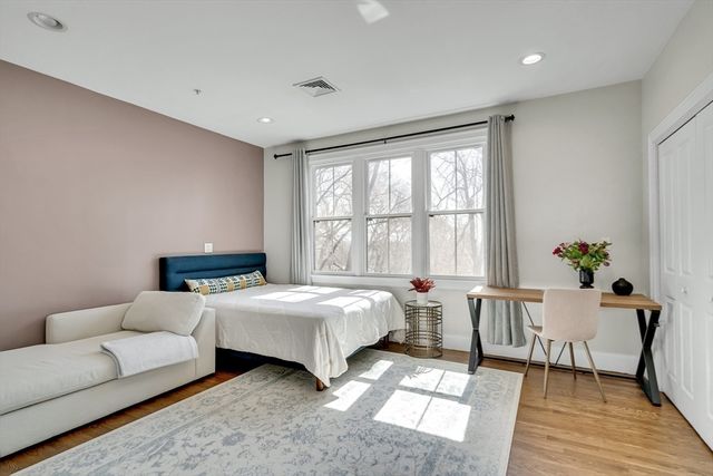 29 Weston 29, Somerville, MA 02144
