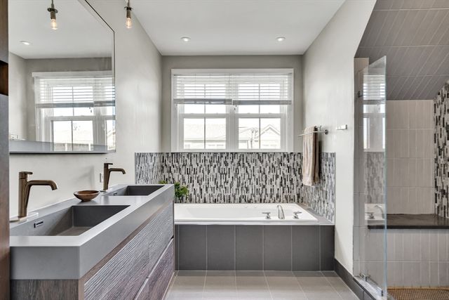 29 Weston 29, Somerville, MA 02144