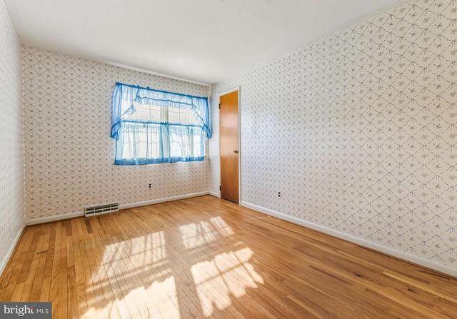 50 OWENS LN, Sewell, NJ 08080